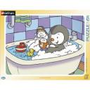 Tchoupi prend son bain (en même temps, cest un pingouin, il na pas de mérite à aimer leau ;-)).